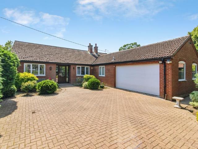 Bungalow for sale in Eastbridge, Suffolk