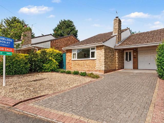 Bungalow for sale in Drakes Broughton and Wadborough, Crookhill