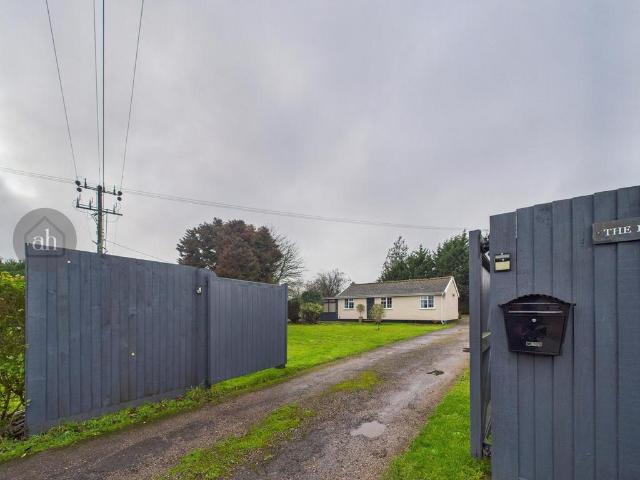 Bungalow for sale in Cockfield Great Green, Chelmondiston