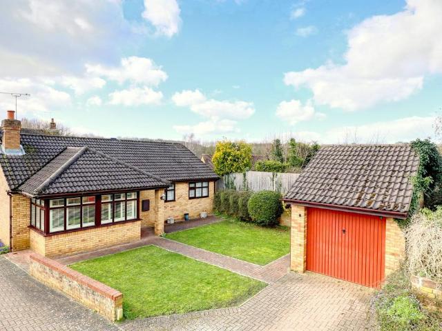 Bungalow for sale in Kings Hill, Colliers End