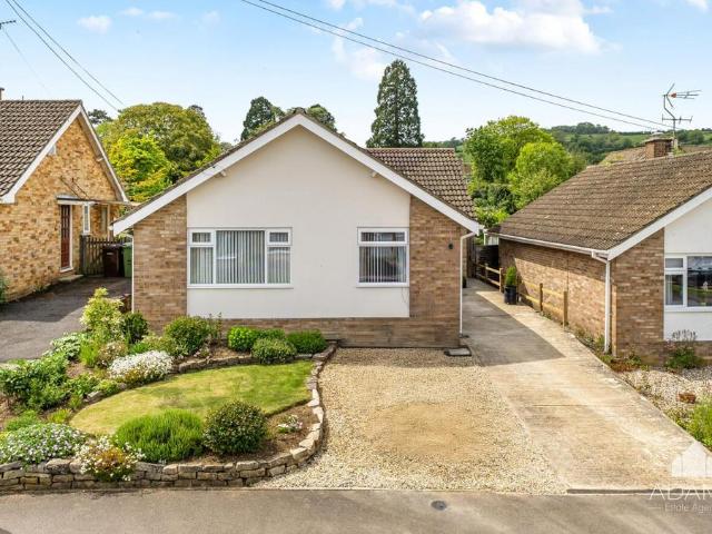 Bungalow for sale in Winchcombe, Pamington