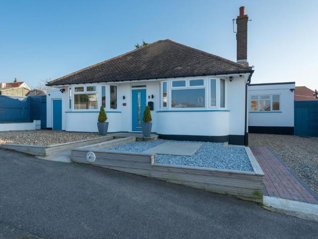 Bungalow for sale in Hampton, The Bridge