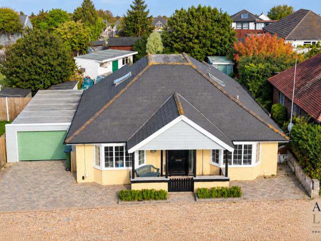 Bungalow for sale in Rustington, Arun