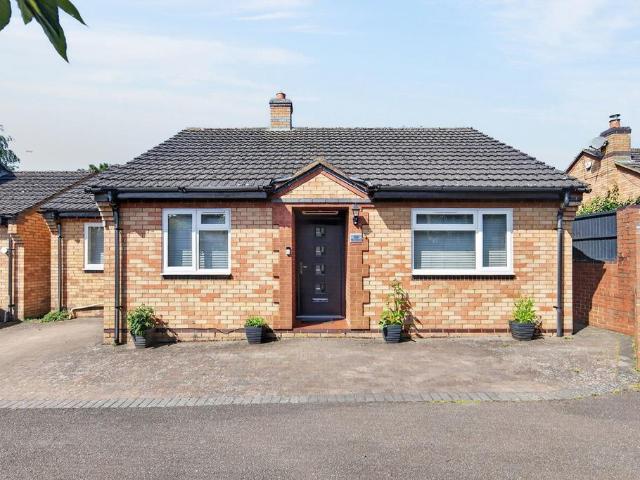 Bungalow for sale in Leisure Village, Kettering