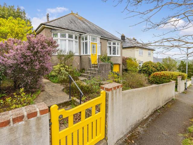 Bungalow for sale in Strode, Devon