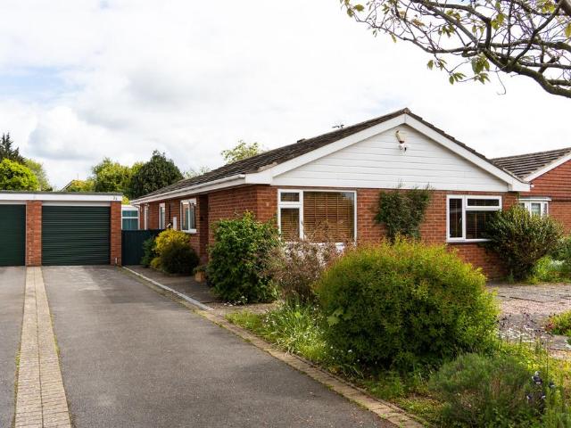 Bungalow for sale in Stanford On Avon, Leicestershire