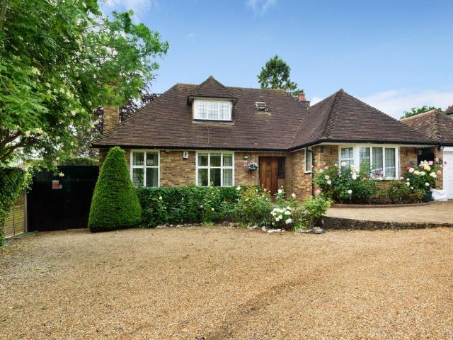 Bungalow for sale in Pinner, London Borough of Hillingdon