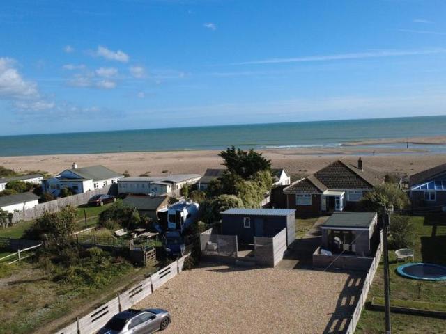 Bungalow for sale in Pagham, Arun