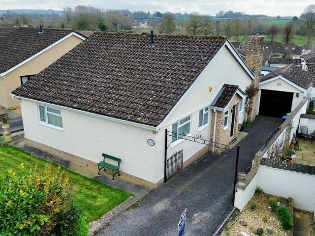 Bungalow for sale in Calne