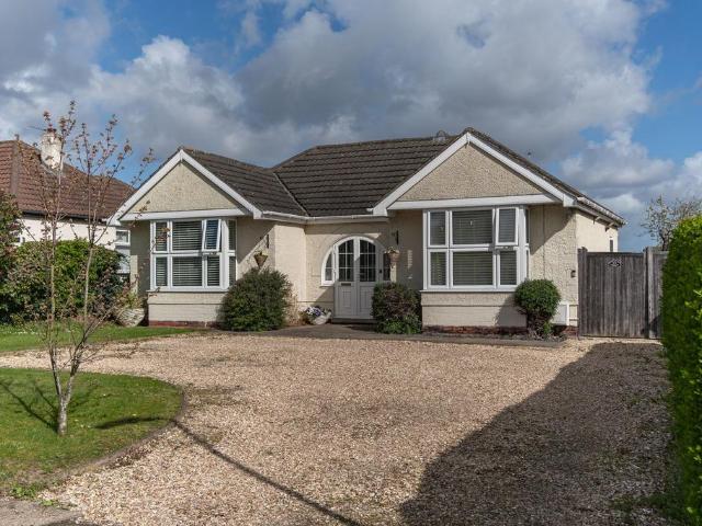Bungalow for sale in Holton le Clay, Belleau