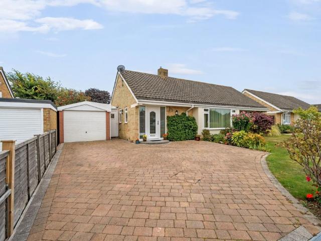 Bungalow for sale in Felpham, Clapham