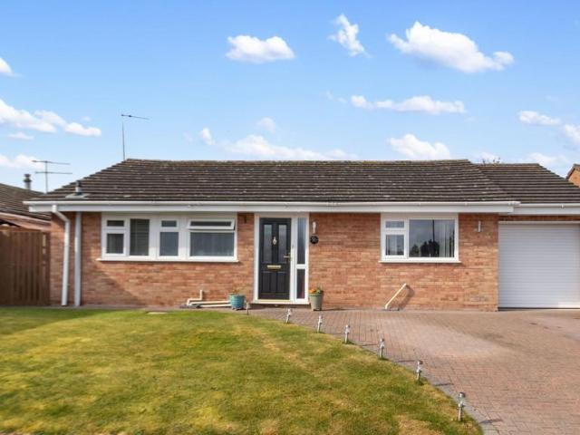 Bungalow for sale in Ripple, Forthampton