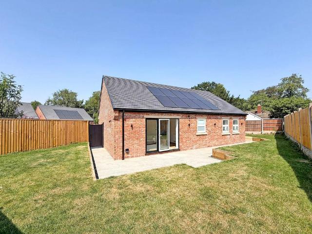 Bungalow for sale in Goldthorn Hill, West Midlands