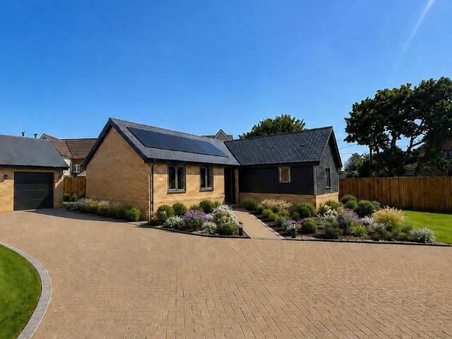Bungalow for sale in Elmstead, Dale Hill