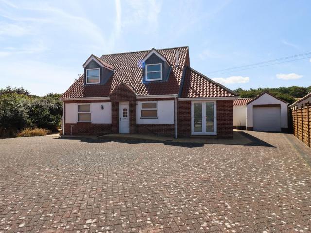 Bungalow for sale in Filey, North Yorkshire