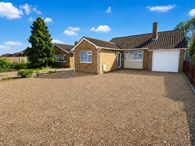 Bungalow for sale in Rushden