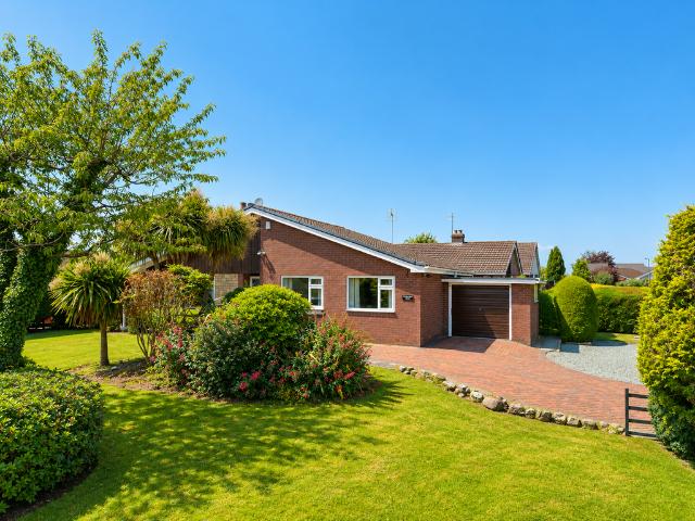 Bungalow for sale in Ifton Heath, Shropshire