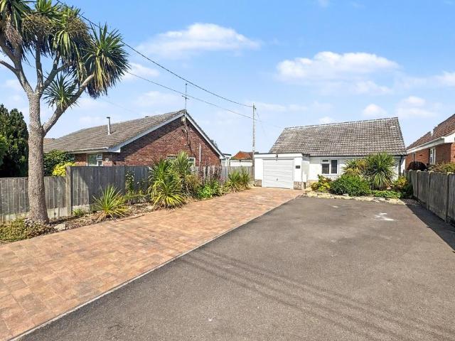 Bungalow for sale in Wool, East Burton