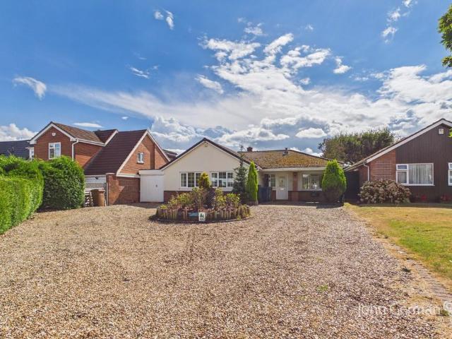 Bungalow for sale in Berkswich, Baswich