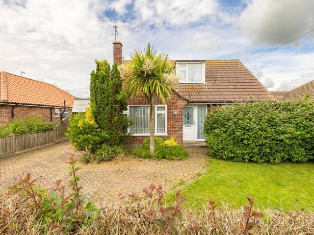 Bungalow for sale in Stokesby, Norfolk