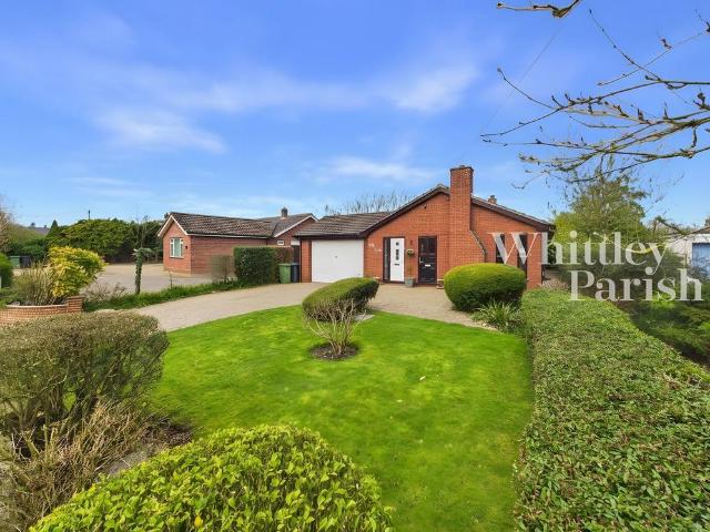 Bungalow for sale in Roydon, South Norfolk