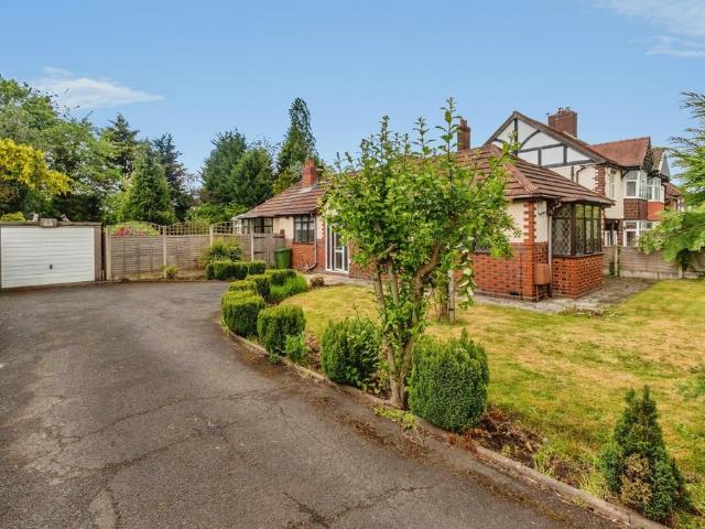 Bungalow for sale in Goldthorn Hill, West Midlands