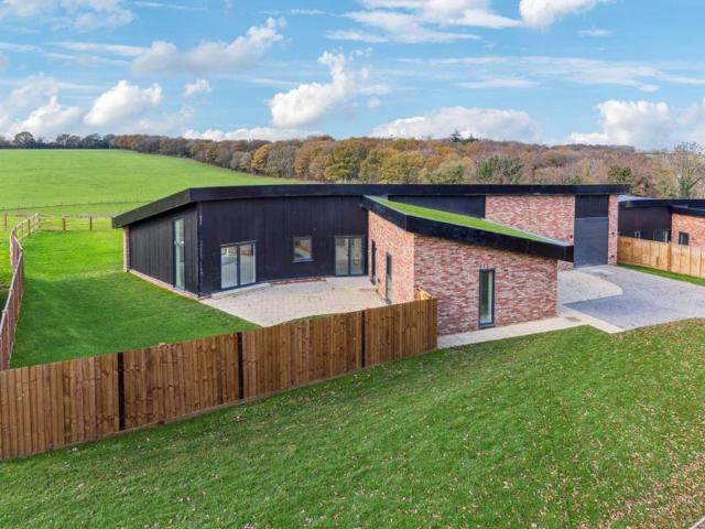 Bungalow for sale in Pouchen End, Hertfordshire