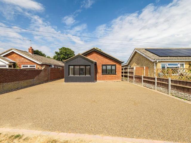 Bungalow for sale in Stokesby, Norfolk