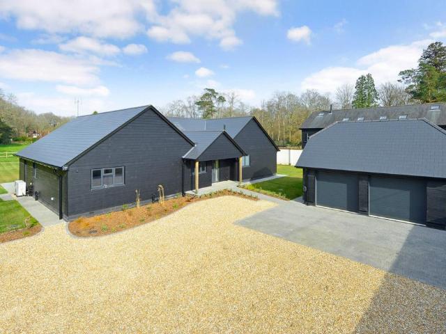 Bungalow for sale in Okewood Hill, Pachesham Park