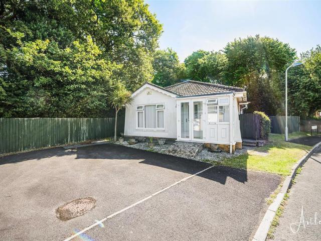 Bungalow for sale in Three Crosses, Wales
