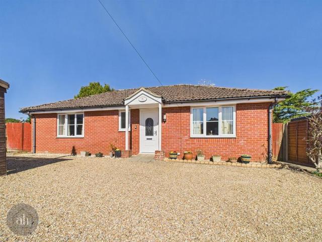 Bungalow for sale in Bedingfield, Suffolk