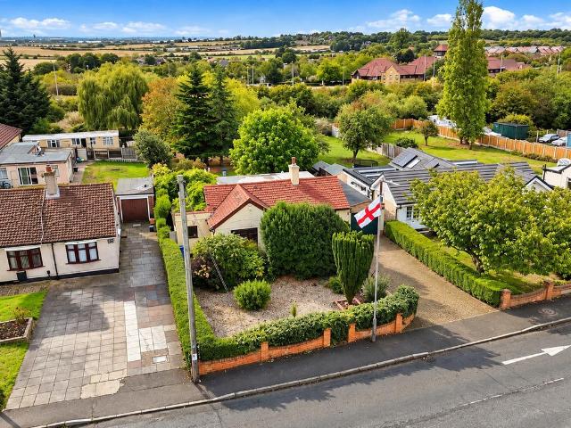 Bungalow for sale in Vange, Basildon