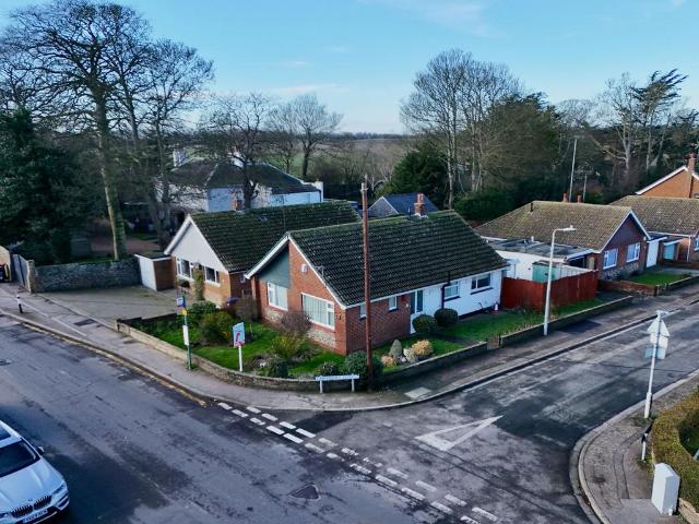 Bungalow for sale in St. Peter's, Acol