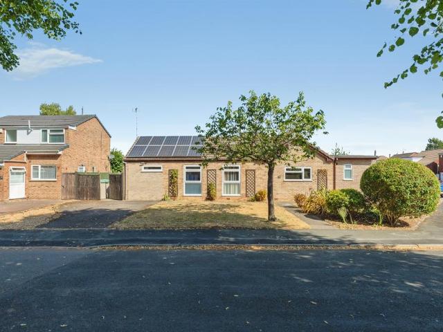 Bungalow for sale in Green Close, Warwickshire