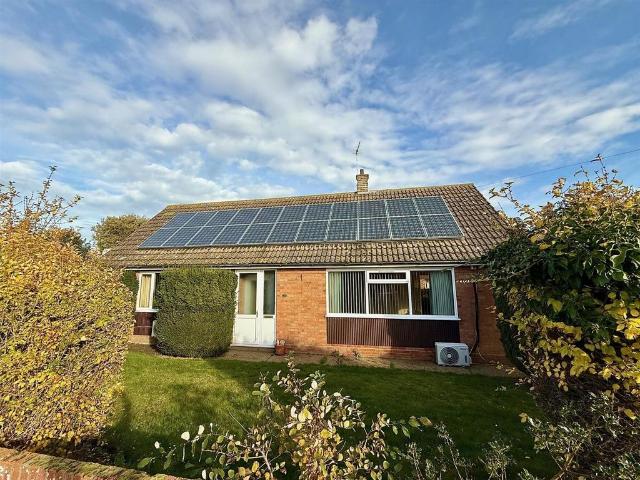 Bungalow for sale in Stokesby, Norfolk