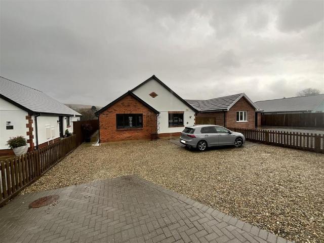 Bungalow for sale in Cwmamman, Garnant