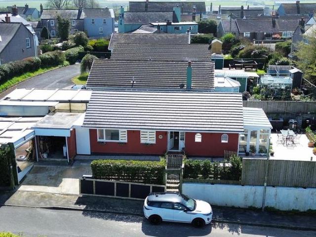 Bungalow for sale in Manorbier, Jameston