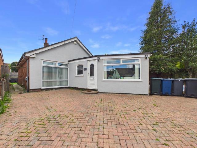 Bungalow for sale in Roby Mill, Lancashire