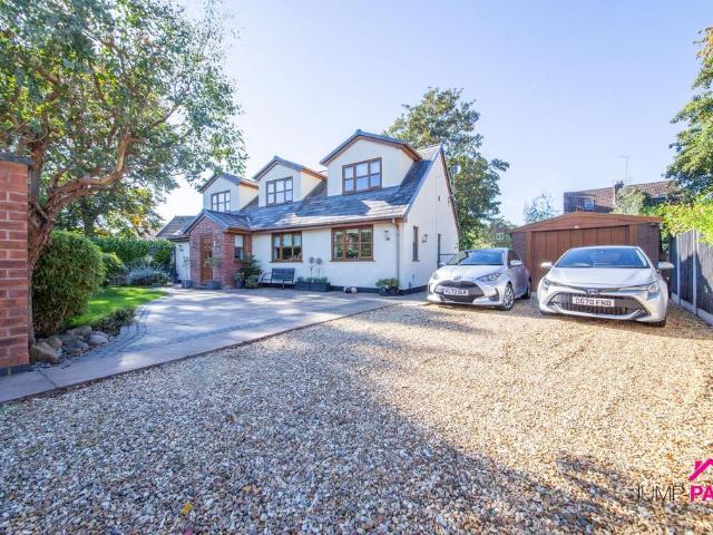 Bungalow for sale in Wargrave, Newton-le-willows