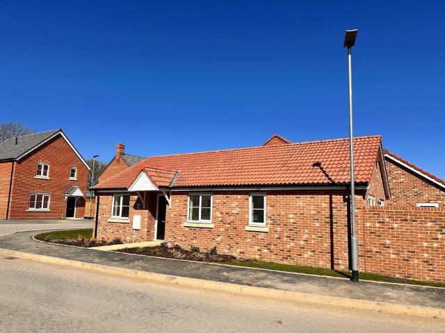 Bungalow for sale in Eastbridge, Suffolk