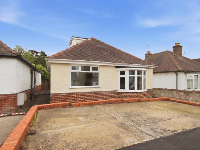 Bungalow for sale in Loundsley Green, East Midlands