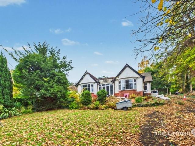 Bungalow for sale in Winshill, Beamhurst