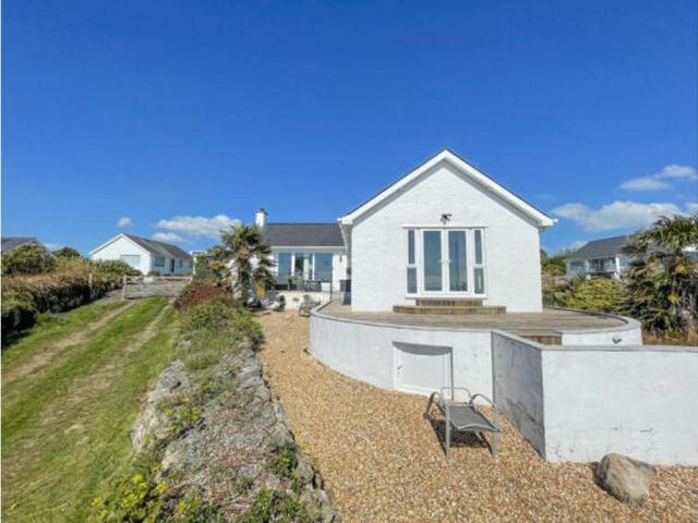 Bungalow for sale in Mynytho, Wales