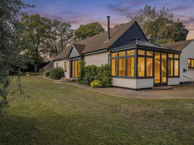 Bungalow for sale in Southmoor, Vale of White Horse
