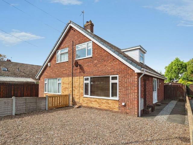 Bungalow for sale in Roos, East Riding Of Yorkshire
