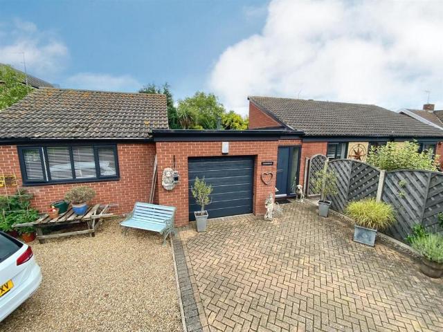 Bungalow for sale in Eastbridge, Suffolk