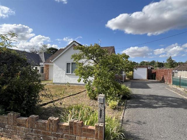 Bungalow for sale in Helford, Hampshire