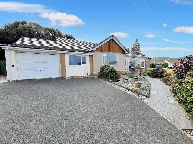 Bungalow for sale in Abergele, Wales