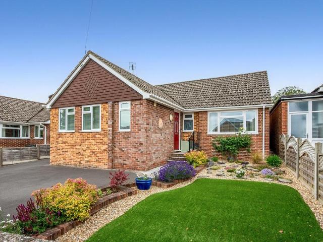 Bungalow for sale in Barton Stacey, Hampshire
