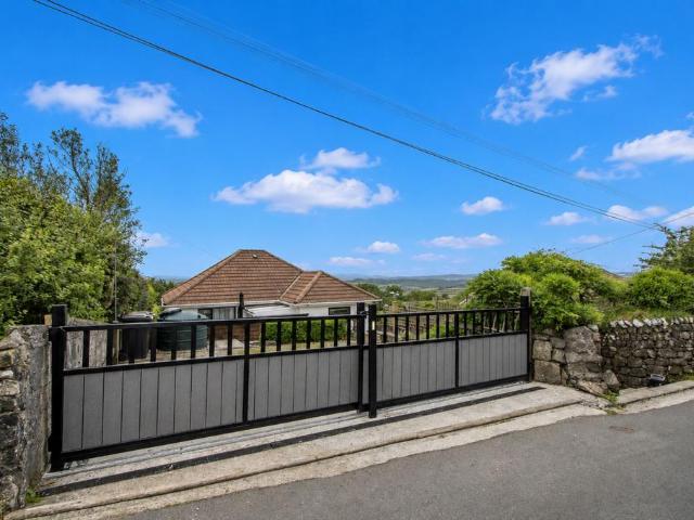Bungalow for sale in Strode, Devon